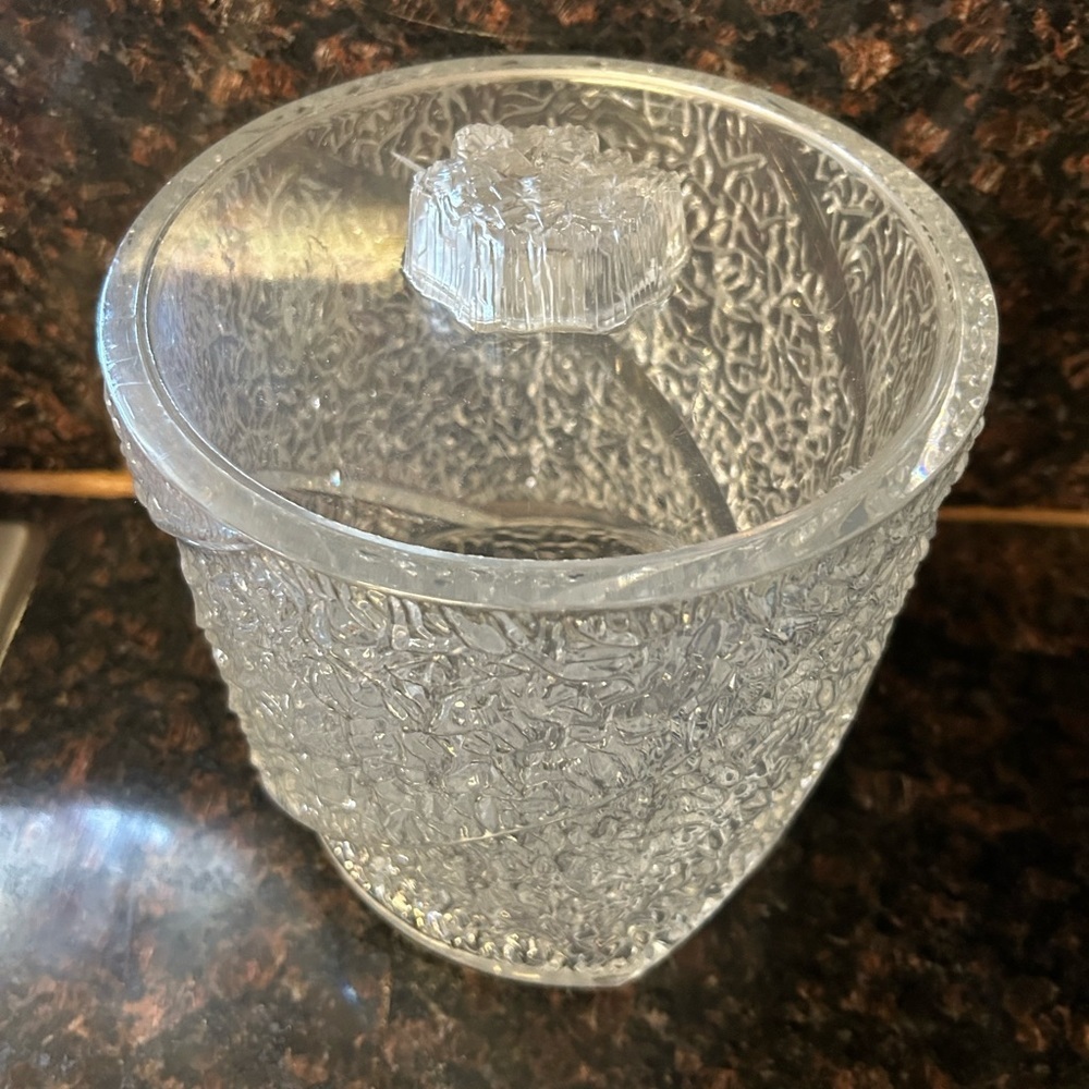 Mid-Century Modern textured Lucite ice bucket in the style of Wilardy ci…